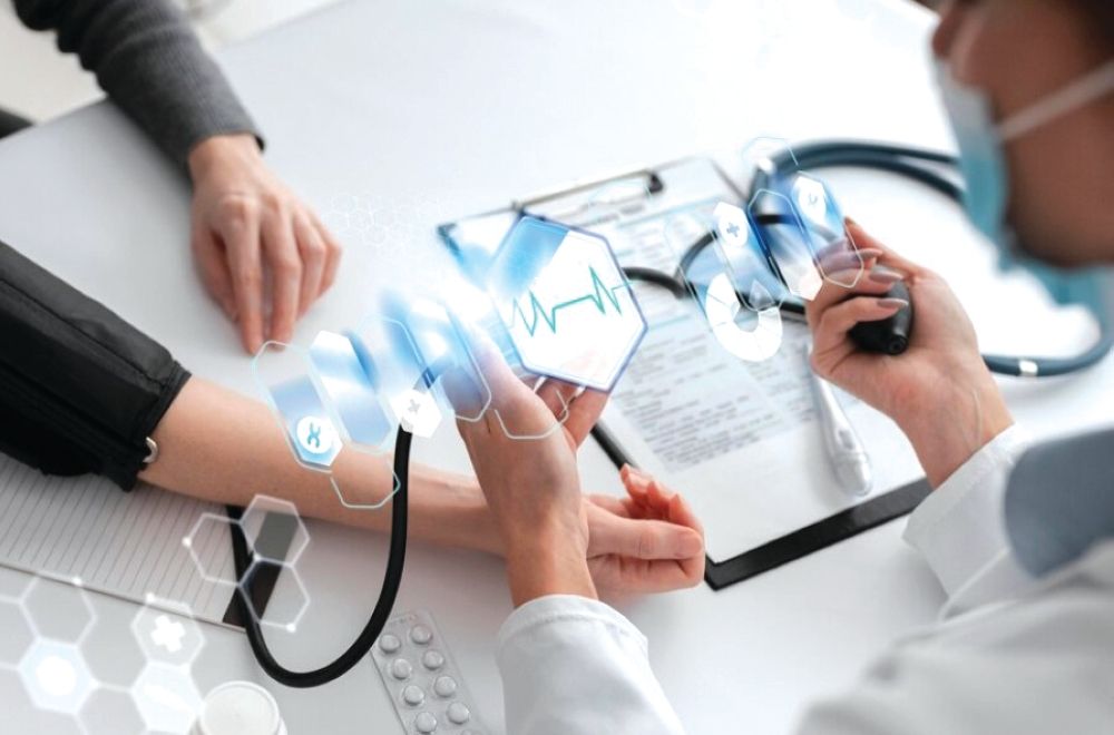 "الصحة القابضة" توقع مذكرة تفاهم لتعزيز جاهزية التجمعات الصحية