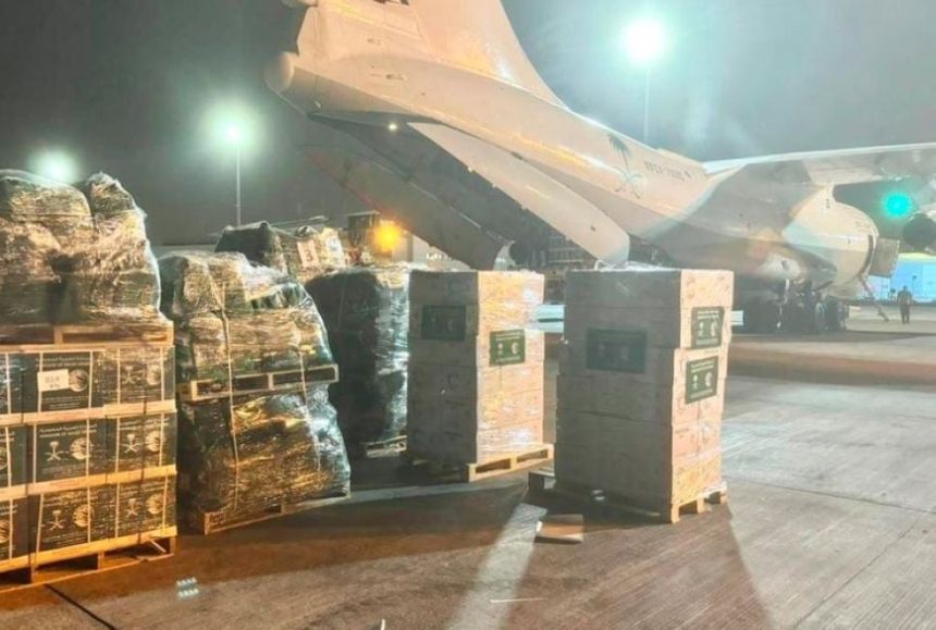 تدفق المساعدات مستمر.. مغادرة الطائرة الإغاثية السعودية الـ 11 إلى لبنان