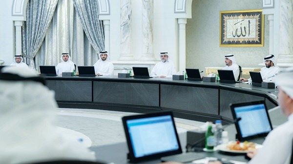 «تنفيذي الشارقة» يبحث تطوير خدمات البنية التحتية