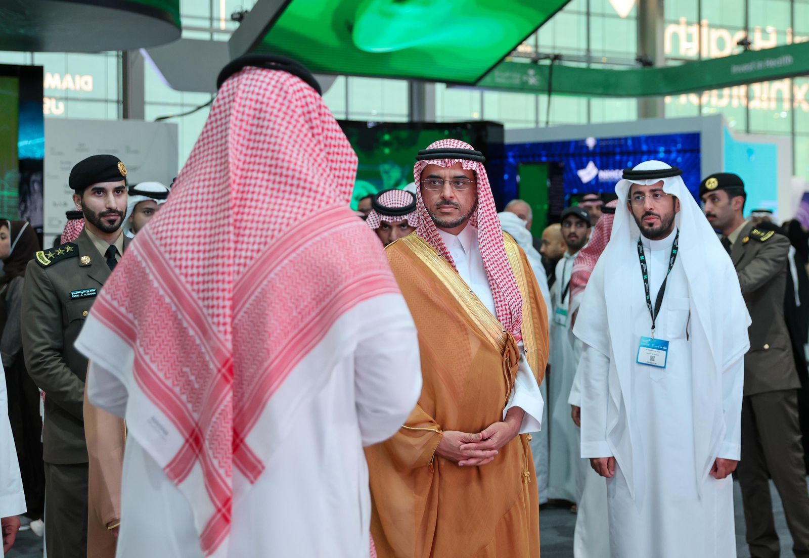 السعودية | مساعد وزير الداخلية لشؤون التقنية يزور جناح وزارة الداخلية في المعرض المصاحب لأعمال ملتقى الصحة العالمي 2024