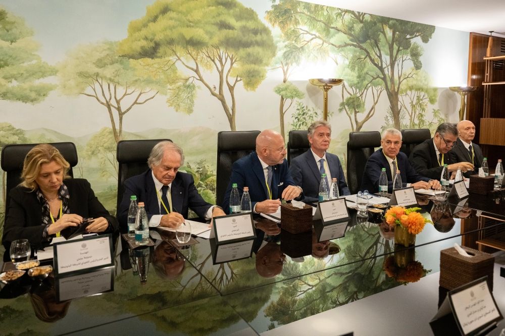 وزير الدفاع يجتمع مع عدد من رؤساء كبرى الشركات الصناعية الإيطالية