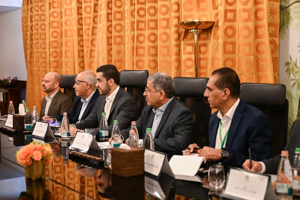وزير الدفاع يجتمع مع عدد من رؤساء كبرى الشركات الصناعية الإيطالية
