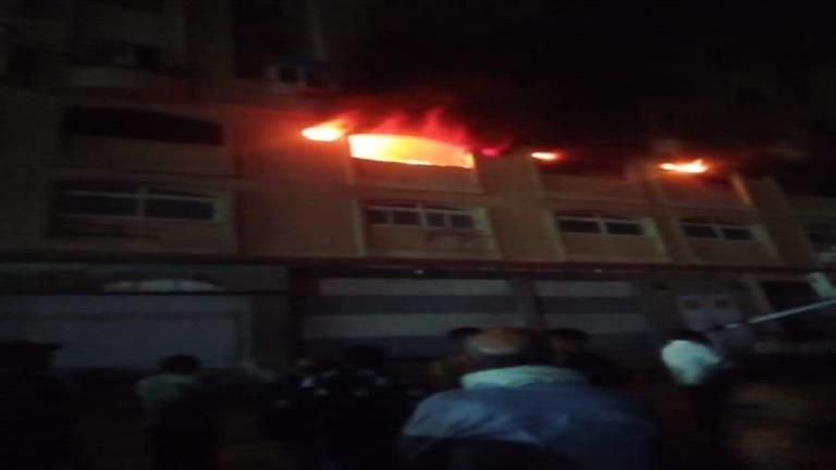 "النار طلعت من الشبابيك".. حريق هائل داخل مخزن أحذية في القليوبية