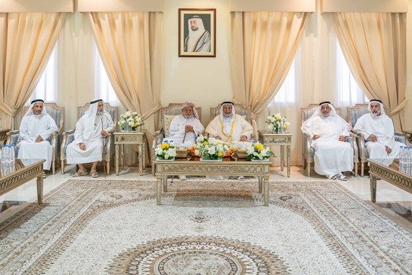 حاكم الشارقة يزور والي منطقة وادي الحلو