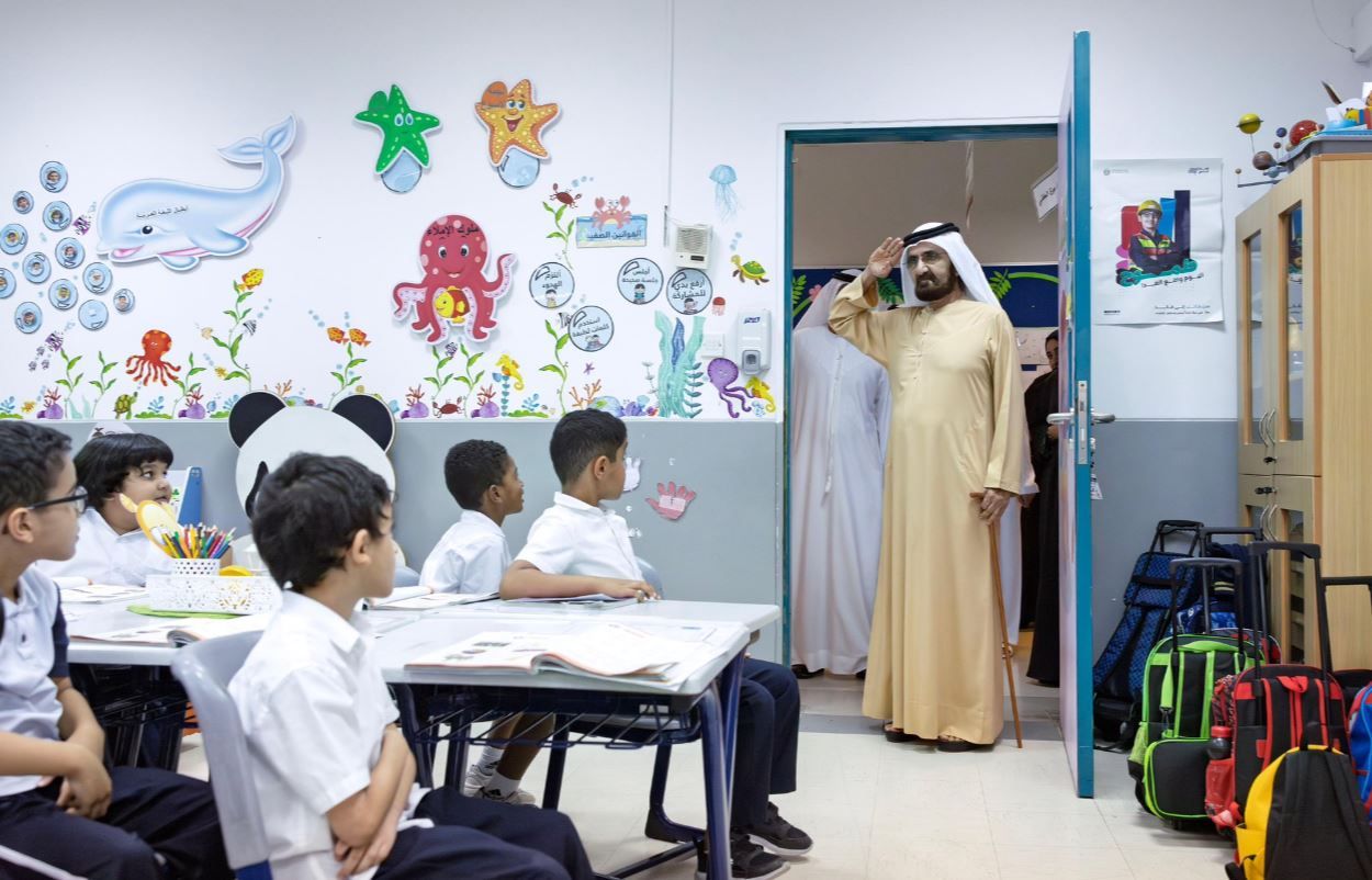 الامارات | محمد بن راشد يزور مدرسة الإبداع الفائزة بالمركز الأول في «تحدي القراءة العربي»