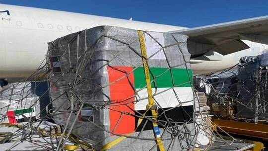 الخليج اليوم .. وصول طائرة إماراتية إلى دمشق تحمل مساعدات للنازحين اللبنانيين