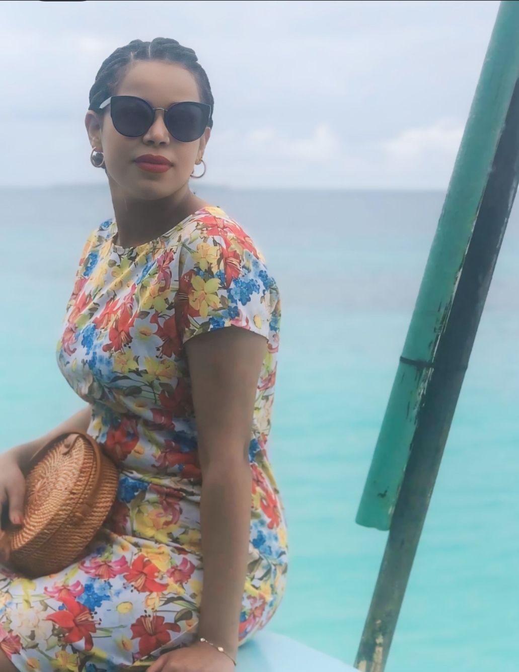 شاهد بالصورة.. أثارت اهتمام المتابعين.. ظهور حسناء سودانية شبيهة بالفنانة إيمان الشريف والجمهور يتغزل: (النسخة الحديثة من عسل الشريف)