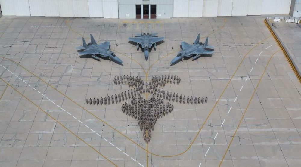 صور.. القوات الجوية تشارك في تمرين "مركز الحرب الصاروخي" بالإمارات