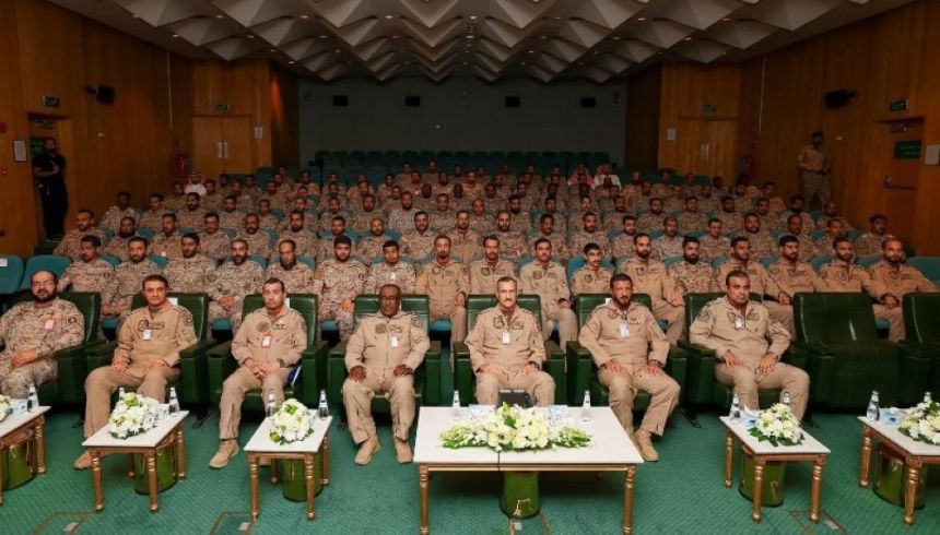 صور.. القوات الجوية تشارك في تمرين "مركز الحرب الصاروخي" بالإمارات