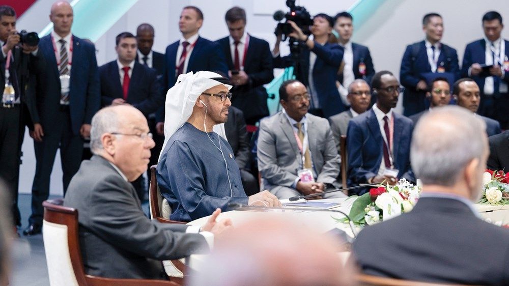 رئيس الدولة: الإمارات تدعم التنمية والسلام إقليمياً ودولياً