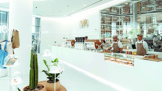 الامارات | القهوة بلمسة دبي..  رحلة مشوقة لذواقة «المعشوقة السمراء»