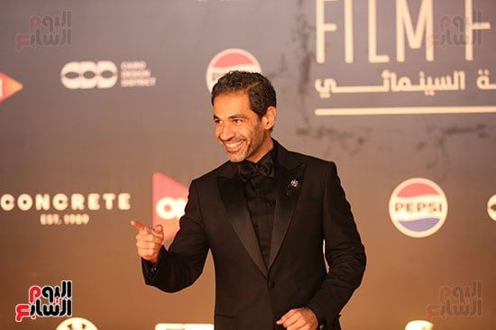 إطلالات نجمات الفن على السجادة الحمراء فى افتتاح مهرجان الجونة السينمائى.. صور