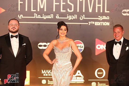 إطلالات نجمات الفن على السجادة الحمراء فى افتتاح مهرجان الجونة السينمائى.. صور