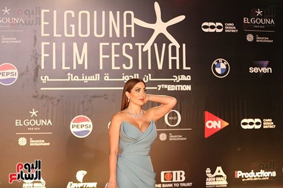 إطلالات نجمات الفن على السجادة الحمراء فى افتتاح مهرجان الجونة السينمائى.. صور