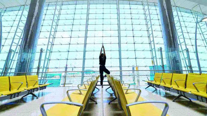 الامارات | يوغا مجانية للمسافرين  عبر مطار دبي الدولي