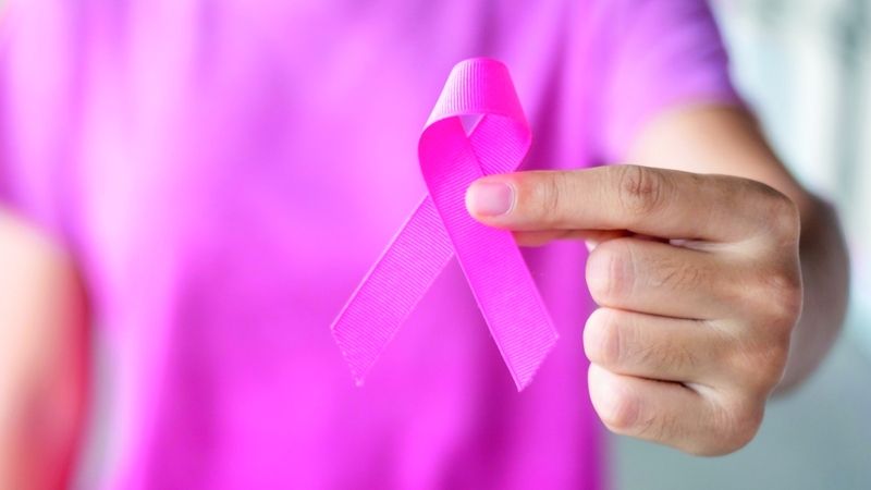 الامارات | 7 عوامل رئيسة للإصابة بسرطان الثدي في الإمارات