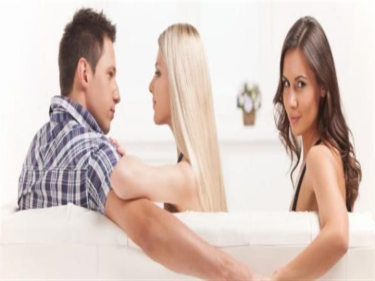 لا تتجاهليها.. علامات قد تدل على خيانة الرجل