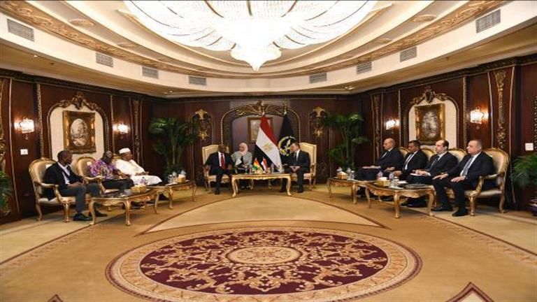 وزير الداخلية يبحث مع نظيره الغيني تعزيز التعاون والقضايا المشتركة
