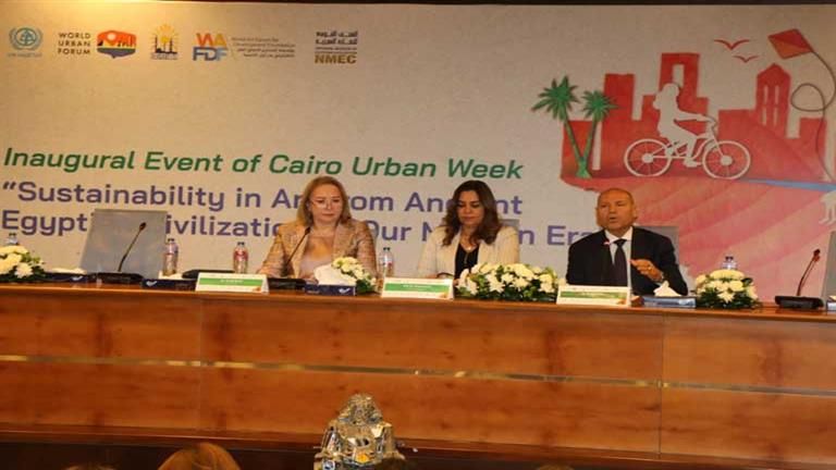 وزيرة التنمية المحلية ومحافظ القاهرة يطلقان أسبوع القاهرة الحضري