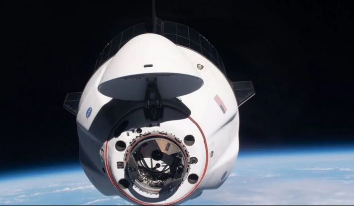 الامارات | "مشكلة طبية غير محددة" تواجه رائد فضاء فور عودته إلى الأرض