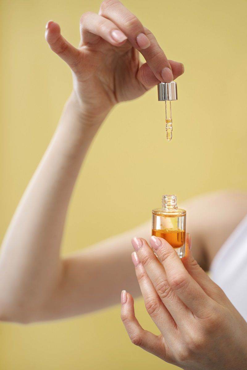 السيروم.. دليل شامل حول أهميته في الحفاظ على شباب البشرة وجمالها