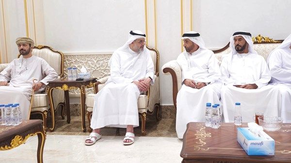ولي عهد الشارقة وسلطان بن أحمد يعزيان في وفاة عبدالله بن معضد الكتبي