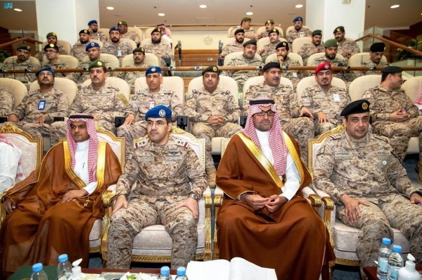 صور| "الحربي" يشهد مراسم حفل سباق الخيل على كأس وزارة الدفاع