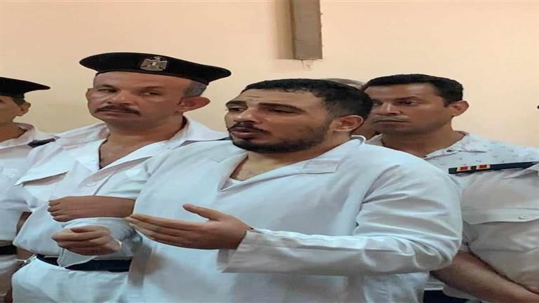 وسط حراسة مشددة.. وصول "سفاح التجمع" للجنايات لحضور أولى جلسات استئنافه على حكم إعدامه