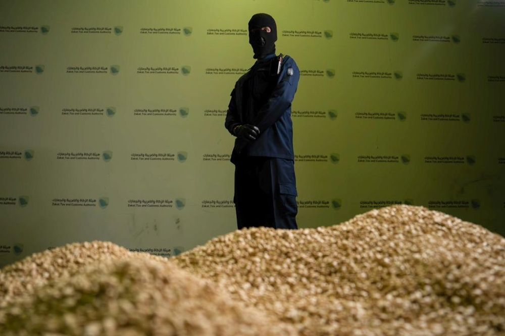 شاهد| إحباط تهريب 2,4 مليون حبة "كبتاغون" عبر ميناء جدة الإسلامي