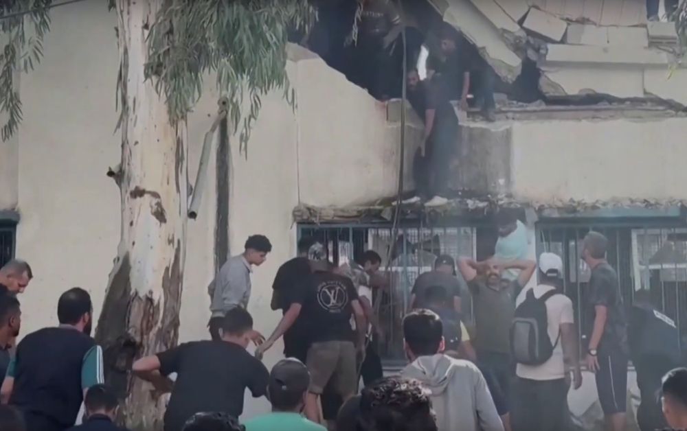 غزة.. استشهاد 3 صحفيين فلسطينيين في قصف الاحتلال مدرسة للنازحين