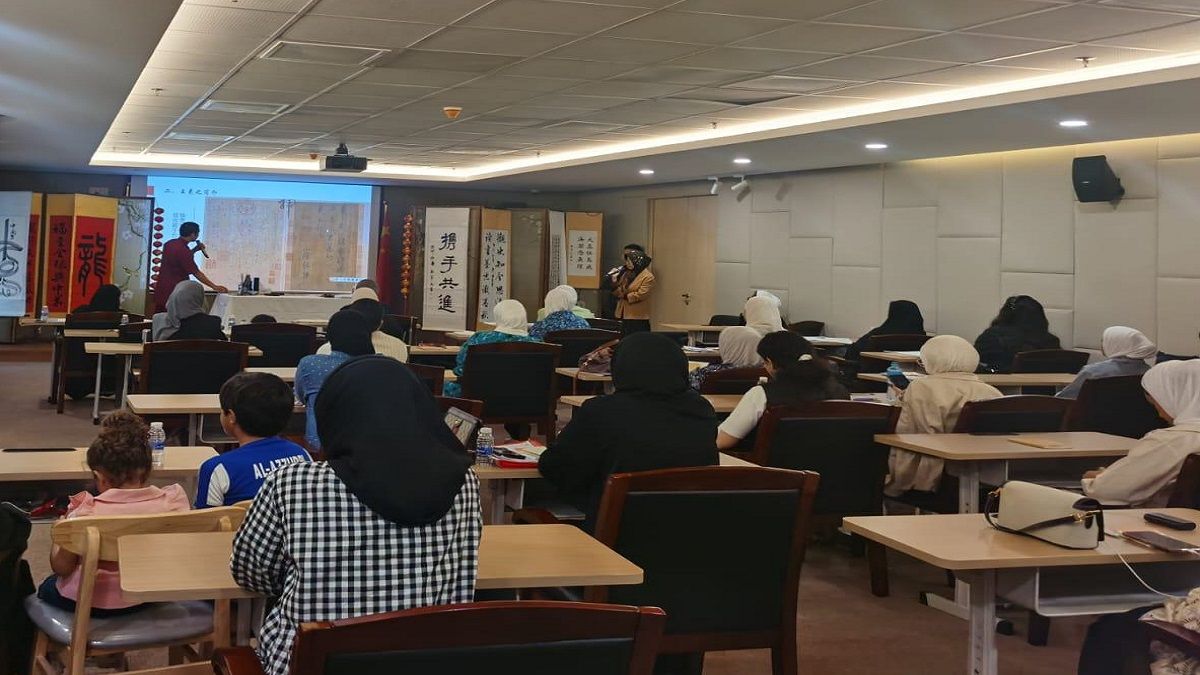 الامارات | الصينية تشق طريقها في الكويت.. إقبال على تعلم لغة كونفوشيوس