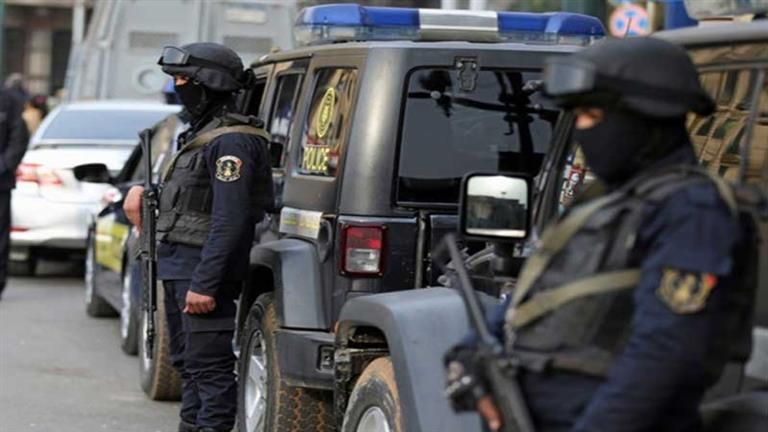 مخدرات وسلاح وتنفيذ أحكام.. الداخلية تطارد تجار الكيف في أسوان ودمياط