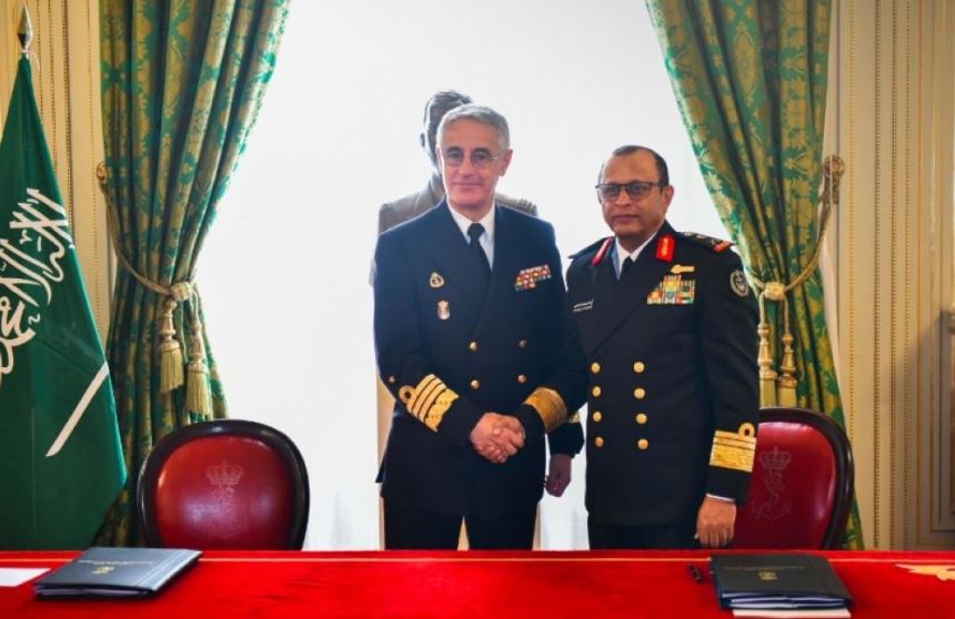 "الدفاع" توقع اتفاقية مع إسبانيا لدعم بناء ثلاث سفن قتالية