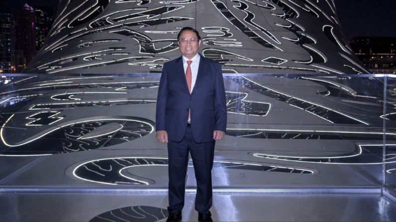 الامارات | رئيس وزراء فيتنام يزور متحف المستقبل