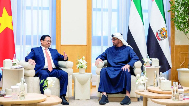 الامارات | رئيس الدولة: الإمارات حريصة على تنمية علاقاتها مع فيتنام