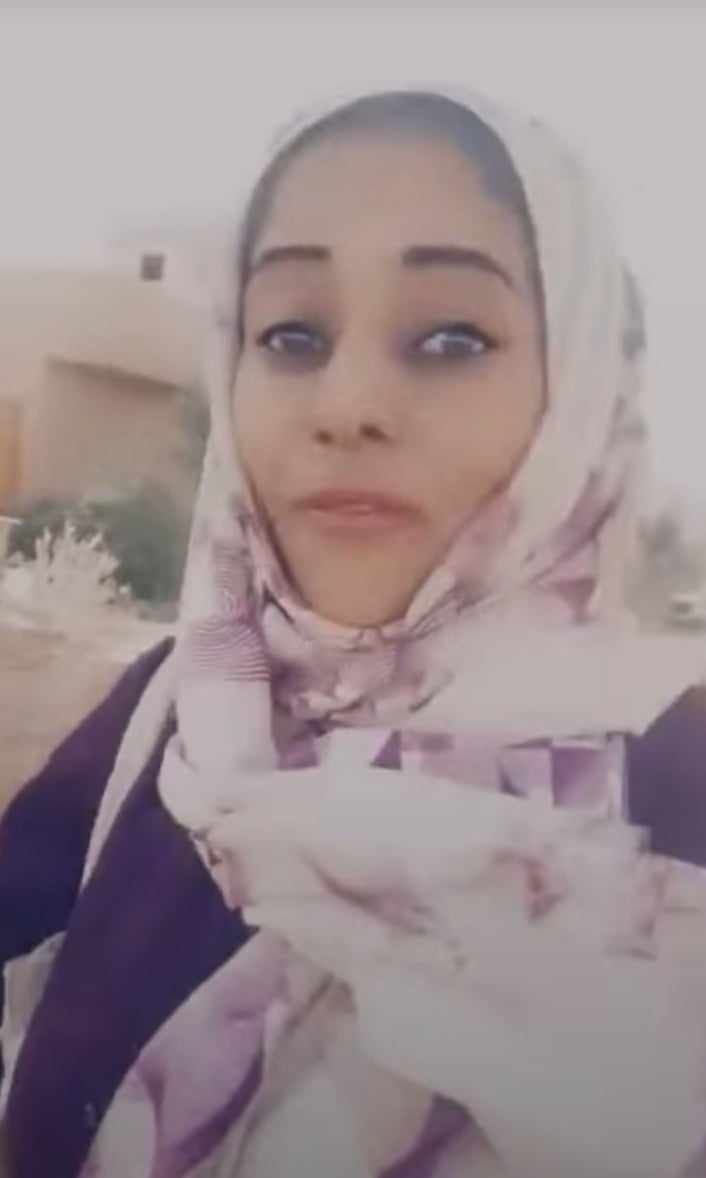 شاهد بالصورة والفيديو.. فتاة سودانية تجري جولة بأقدامها من “الحلفايا” وفي طريقها إلى “الأزيرقاب” وتطمئن المواطنين