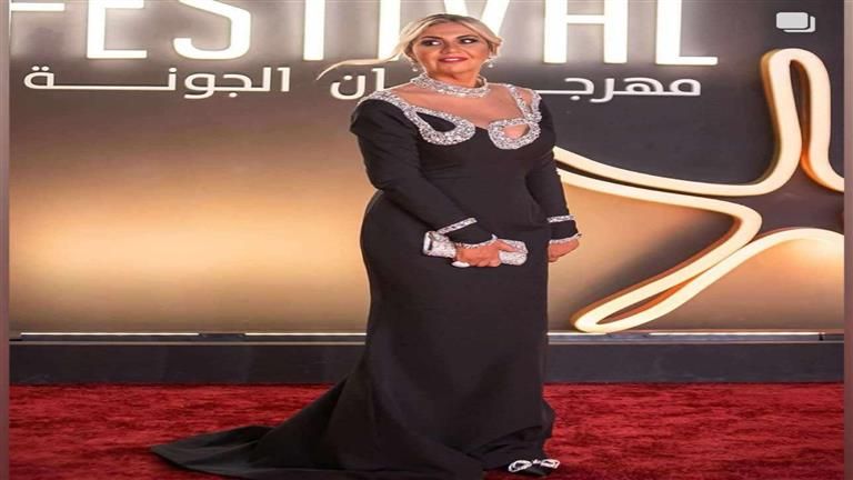 بـ 63 ألف جنيه.. 10 صور وفيديو لـ فستان بوسي شلبي في الجونة بتوقيع فؤاد سركيس