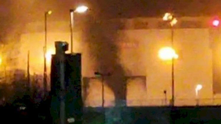 حريق في حوض بناء الغواصات النووية في بريطانيا
