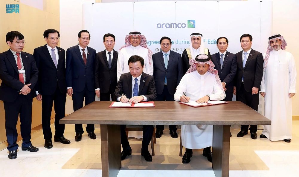 أرامكو السعودية توقع اتفاقية تعاون إطارية مع «بتروفيتنام»