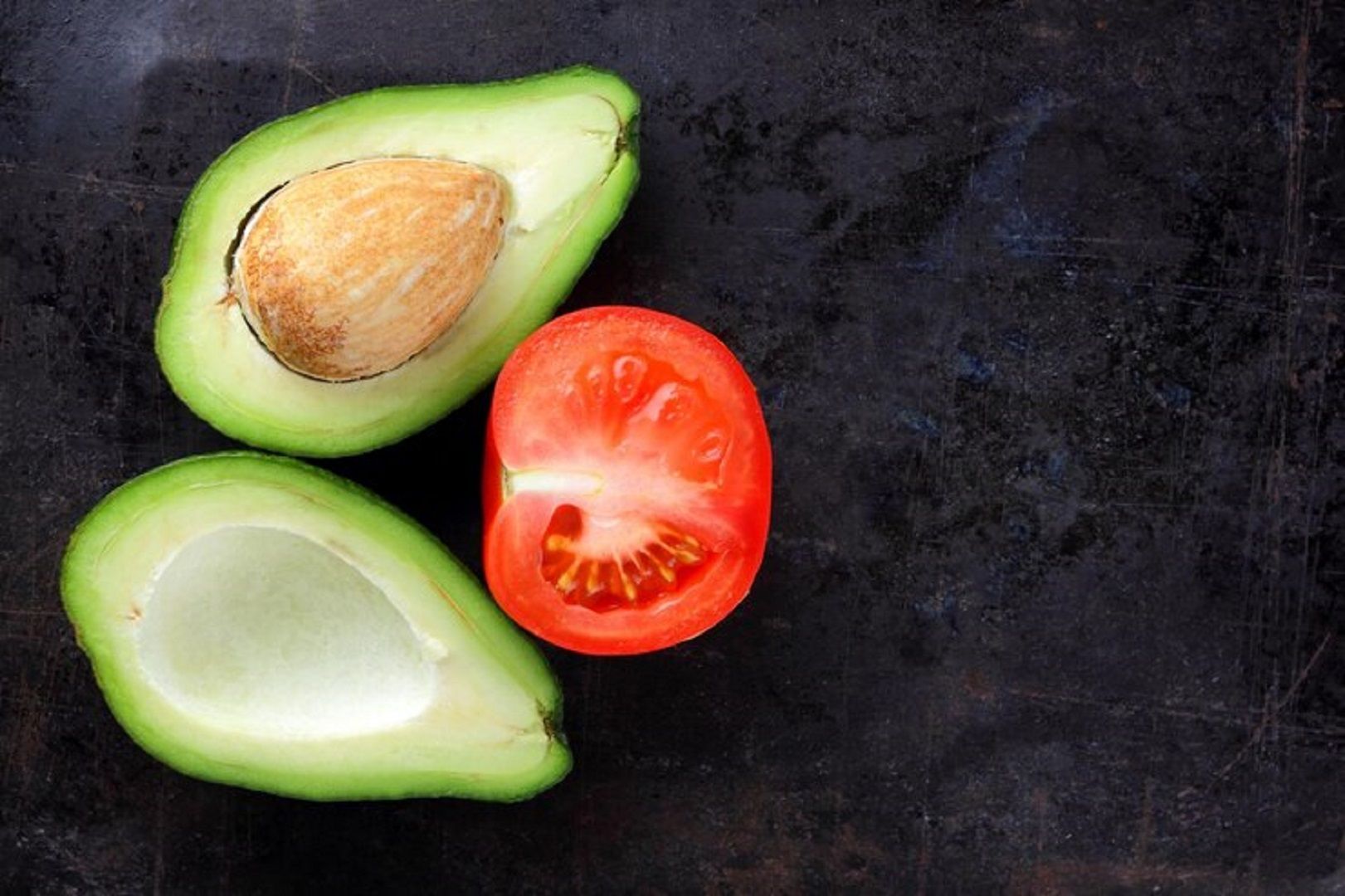 فوائد الطماطم للوجه قبل النوم.. خلطات طبيعية لجمال طبيعي مشرق