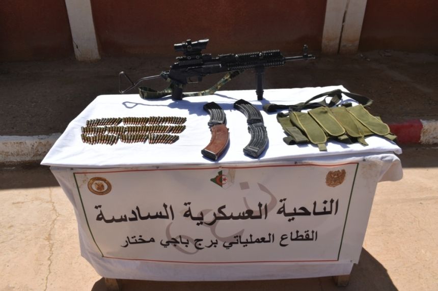 استسلام إرهابي وتوقيف 8 من داعمي الجماعات الإرهابية بالجزائر