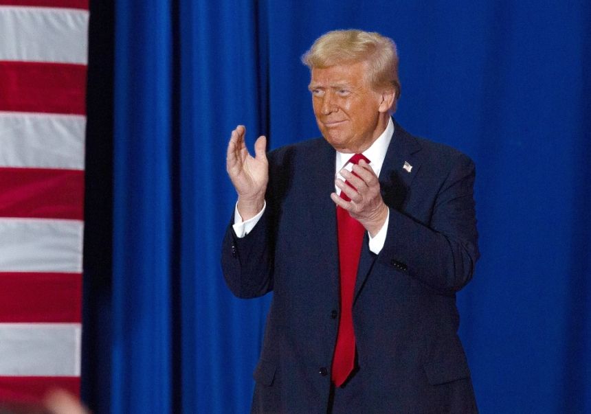 "جزيرة القمامة العائمة".. ترامب يرفض الاعتذار عن تعليقات وصفت بالعنصرية