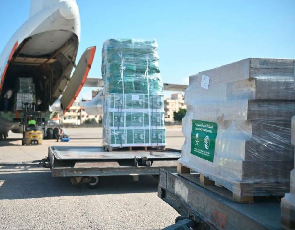 وصول الطائرة الإغاثية السعودية الـ 16  إلى لبنان حاملة مواد غذائية وطبية