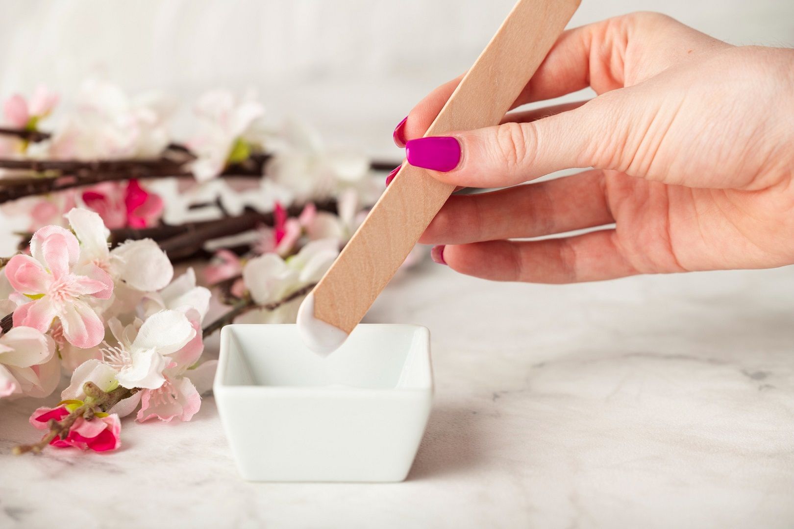 طريقة عمل جل عطري لتعطير جسم العروس .. بشرة ناعمة ورائحة فواحة