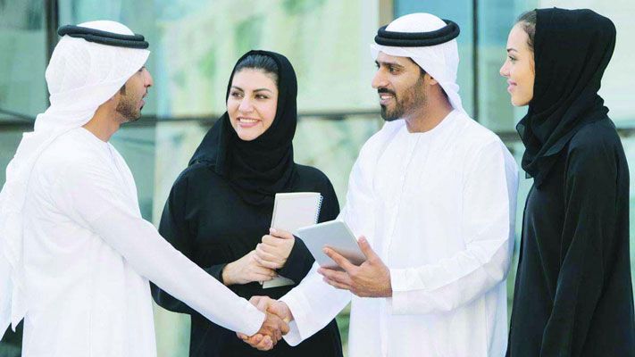 الامارات | خبيرة إماراتية في الأناقة بدرجة «البورد»: العباءة ستظل مصدر اعتزاز بناتنا