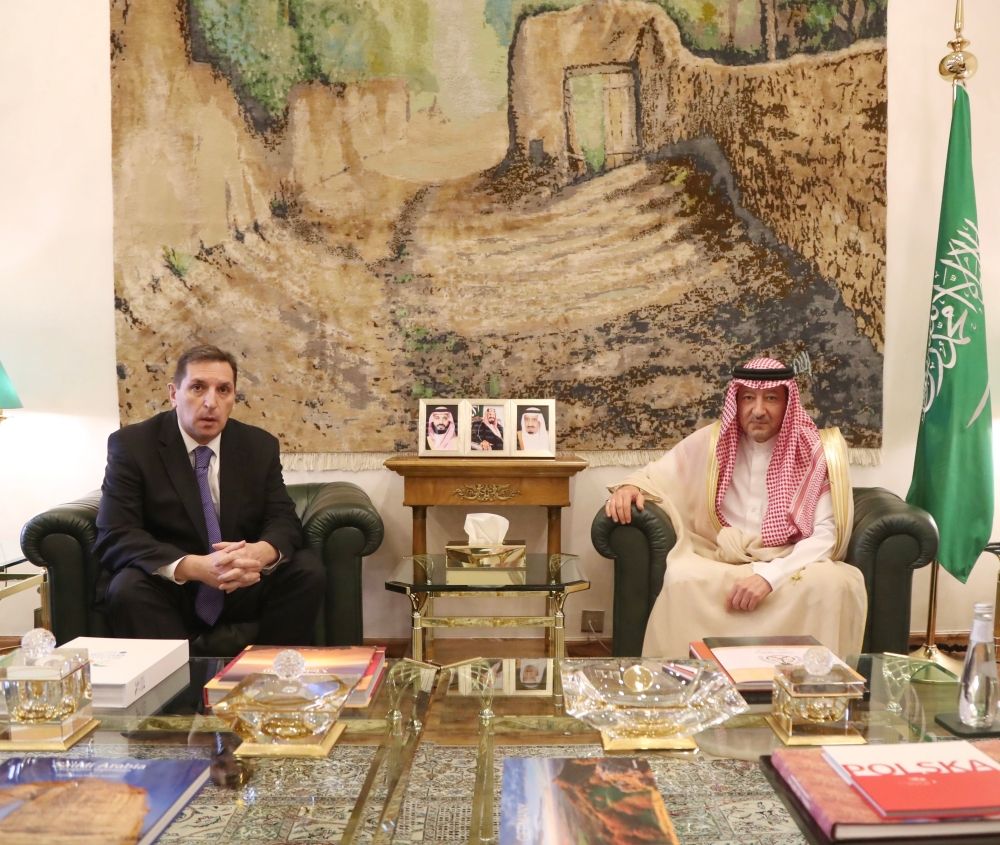 الخريجي يبحث دعم الاستقرار الإقليمي مع مبعوث الخارجية الروسية للشرق الأوسط