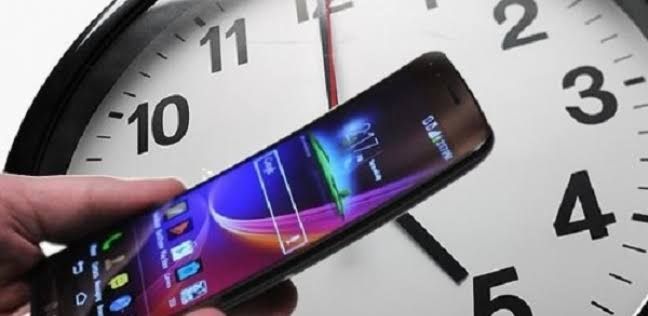 لو متغيرتش تلقائيا.. طريقة تغيير الساعة يدويا على الهاتف