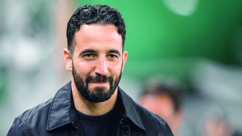 الامارات | مدرب مانشستر يونايتد الجديد يبدأ مهمته 11 الجاري