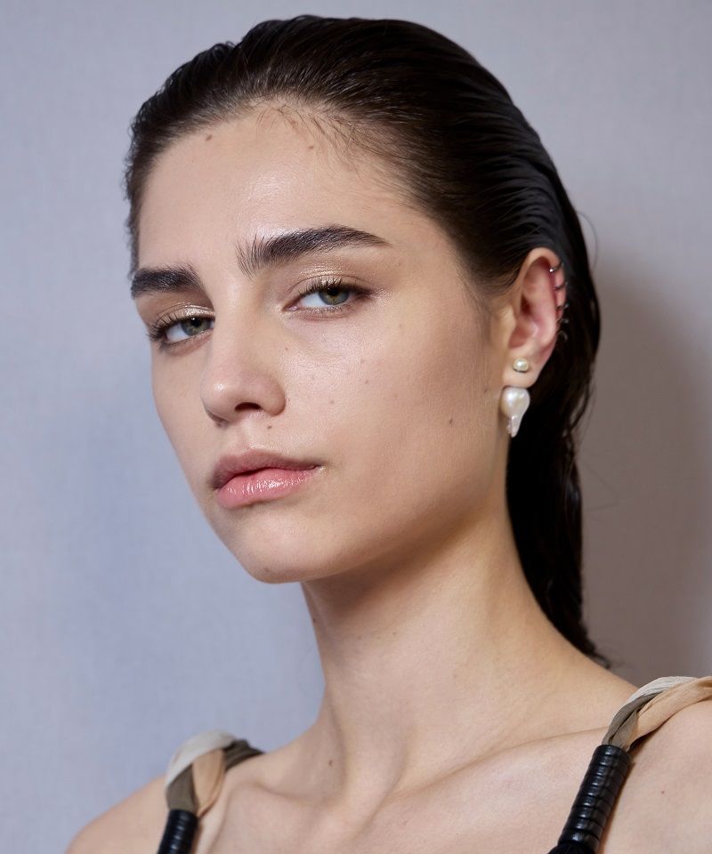 ألوان صبغات شعر عصرية لخريف وشتاء 2024 من وحي أسابيع الموضة