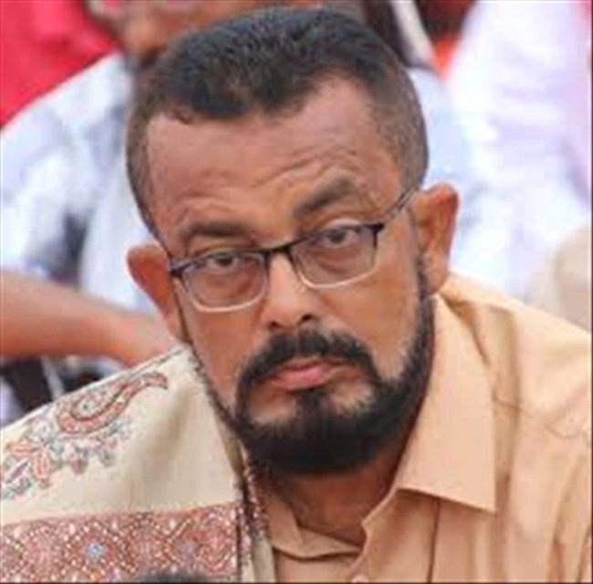 صحفي حضرمي: قيادة اليمن باعت قرارها السياسي بالراتب